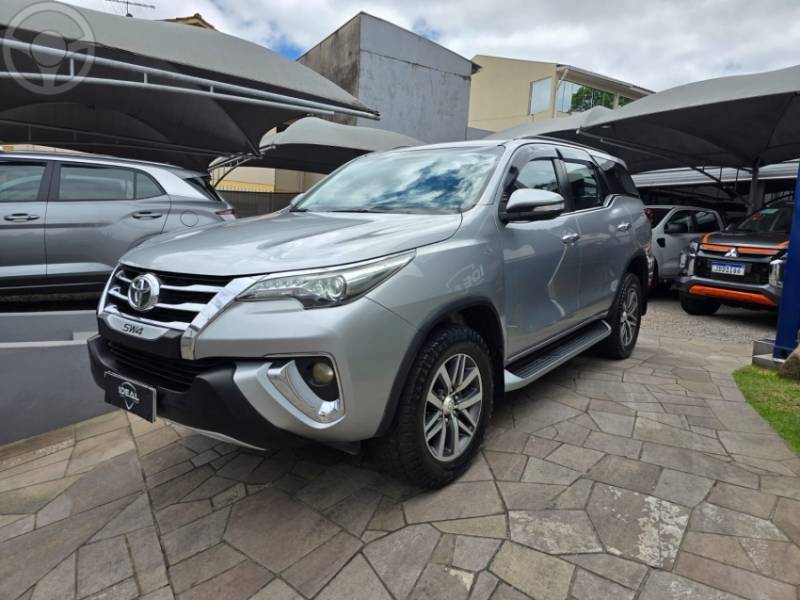 TOYOTA - HILUX SW4 2.8 SRX 4X4 16V TURBO INTERCOOLER DIESEL 4P AUTOMÁTICO - 2016/2016 - PRATA - R$ 199.000,00