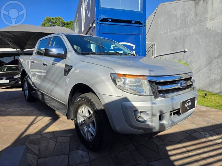 FORD - RANGER 3.2 XLT 4X4 CD 20V DIESEL 4P AUTOMÁTICO - 2013/2013 - PRATA - R$ 104.900,00