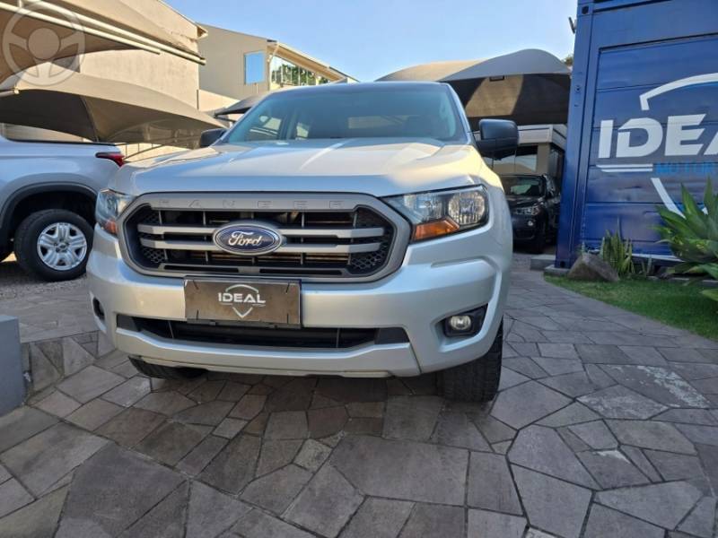 FORD - RANGER 2.2 XLS 4X2 CD 16V DIESEL 4P AUTOMÁTICO - 2020/2020 - BRANCA - R$ 134.900,00