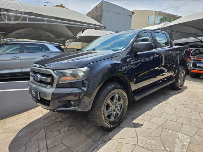 FORD - RANGER 2.2 XLS 4X4 CD 16V DIESEL 4P AUTOMÁTICO - 2018/2018 - PRETA - R$ 129.900,00