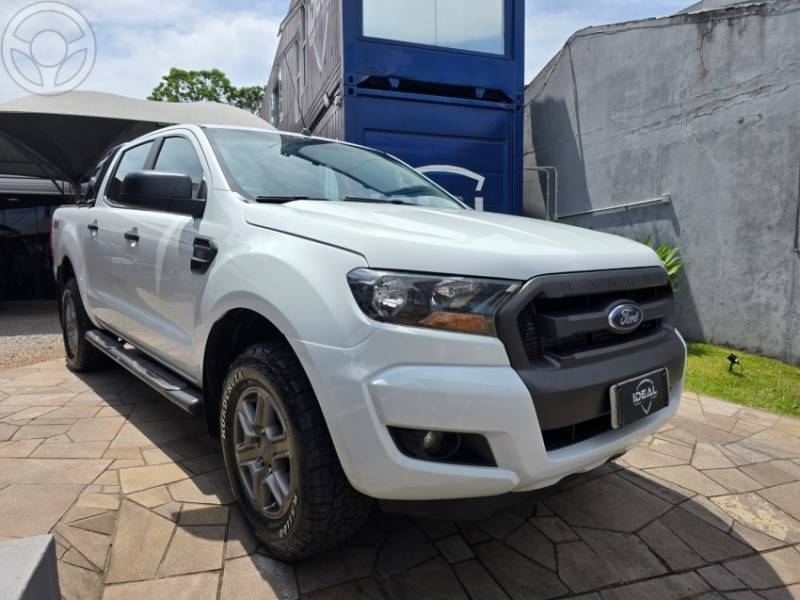 FORD - RANGER 2.2 XLS 4X4 CD 16V DIESEL 4P AUTOMÁTICO - 2018/2018 - BRANCA - R$ 129.900,00