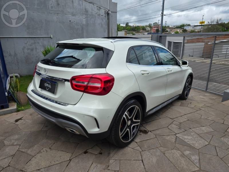 MERCEDES-BENZ - GLA 250 2.0 16V TURBO VISION 4P AUTOMÁTICO - 2015/2015 - BRANCA - R$ 119.900,00