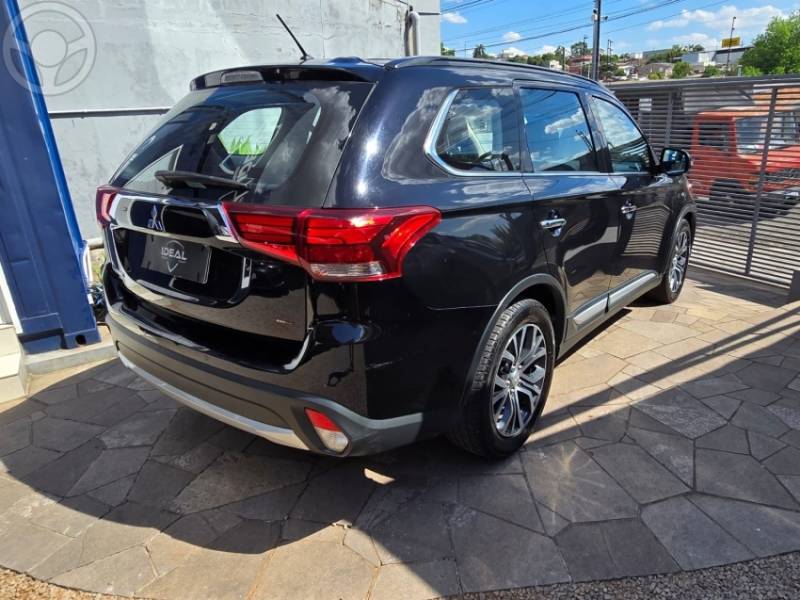 MITSUBISHI - OUTLANDER 2.2 4X4 16V DIESEL 4P AUTOMÁTICO - 2016/2016 - PRETA - R$ 122.900,00