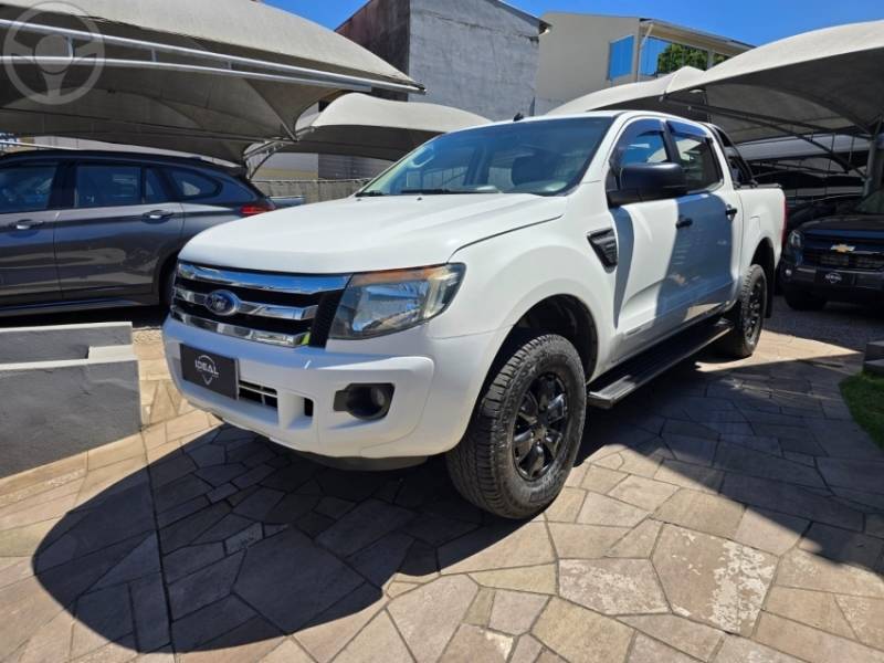 FORD - RANGER 2.5 XLS 4X2 CD 16V FLEX 4P MANUAL - 2014/2014 - BRANCA - R$ 82.900,00