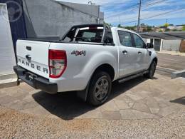 FORD - RANGER 2.2 XLS 4X4 CD 16V DIESEL 4P AUTOMÁTICO - 2018/2018 - BRANCA - R$ 129.900,00