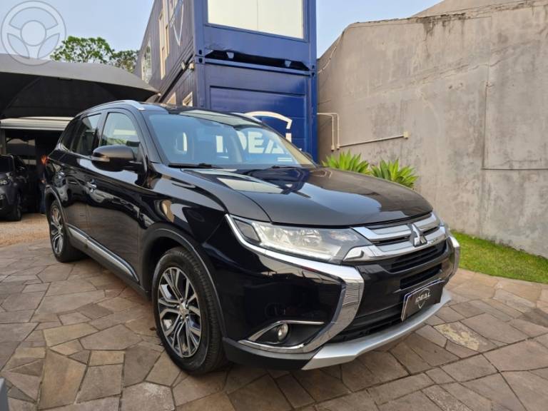 MITSUBISHI - OUTLANDER 2.2 4X4 16V DIESEL 4P AUTOMÁTICO - 2018/2018 - PRETA - R$ 155.900,00