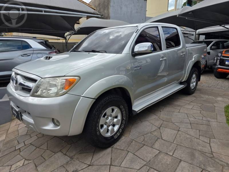 TOYOTA - HILUX 3.0 SRV 4X2 CD 16V TURBO INTERCOOLER DIESEL 4P MANUAL - 2006/2006 - PRATA - R$ 79.900,00