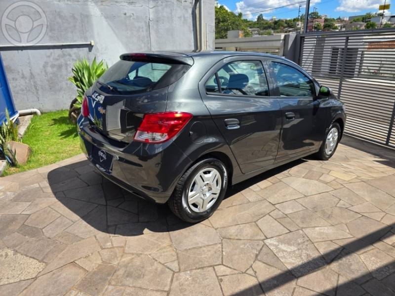 CHEVROLET - ONIX 1.0 MPFI JOY 8V FLEX 4P MANUAL - 2018/2018 - GRAFITE - R$ 49.900,00