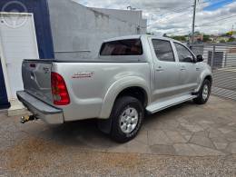 TOYOTA - HILUX 3.0 SRV 4X2 CD 16V TURBO INTERCOOLER DIESEL 4P MANUAL - 2006/2006 - PRATA - R$ 79.900,00