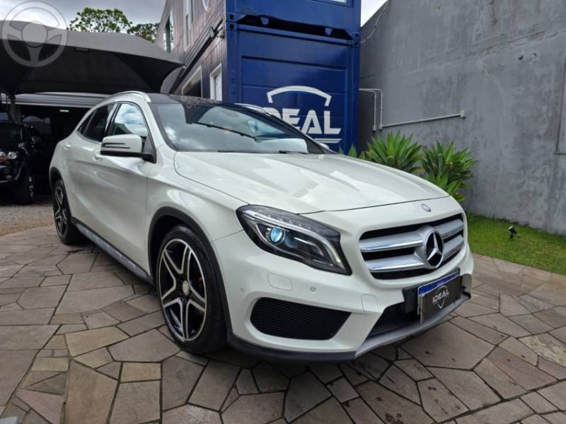 MERCEDES-BENZ - GLA 250 2.0 16V TURBO VISION 4P AUTOMÁTICO - 2015/2015 - BRANCA - R$ 119.900,00