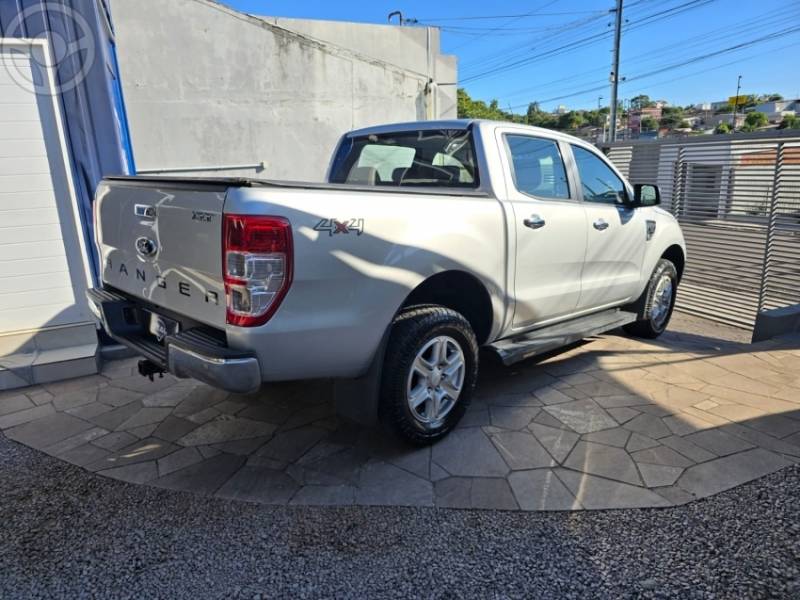 FORD - RANGER 3.2 XLT 4X4 CD 20V DIESEL 4P AUTOMÁTICO - 2013/2013 - PRATA - R$ 104.900,00